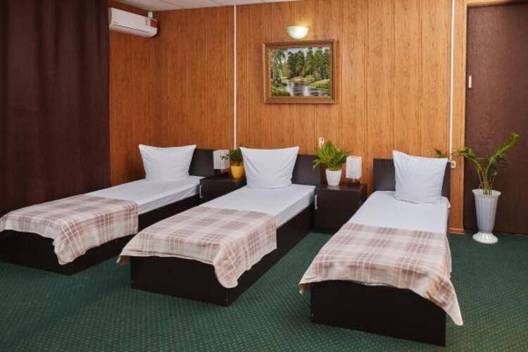 Айсберг ZBest Hotels