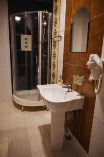 Айсберг ZBest Hotels