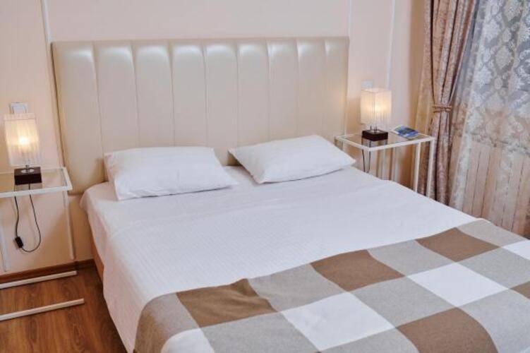 Айсберг ZBest Hotels