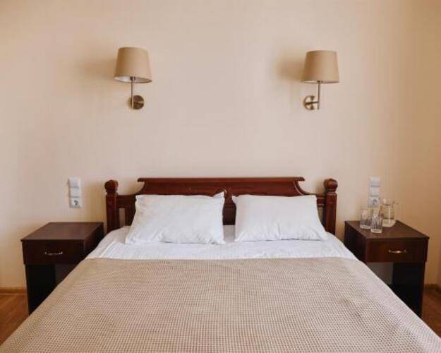 Айсберг ZBest Hotels