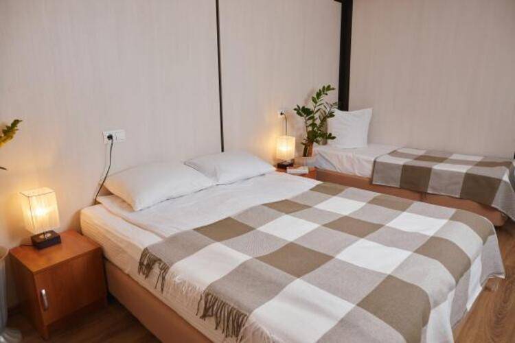 Айсберг ZBest Hotels