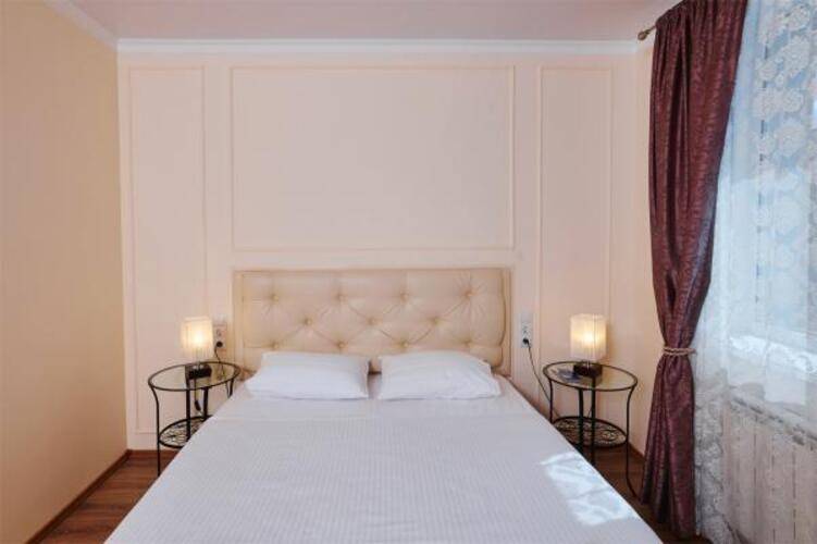 Айсберг ZBest Hotels