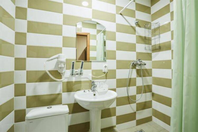 Айсберг ZBest Hotels