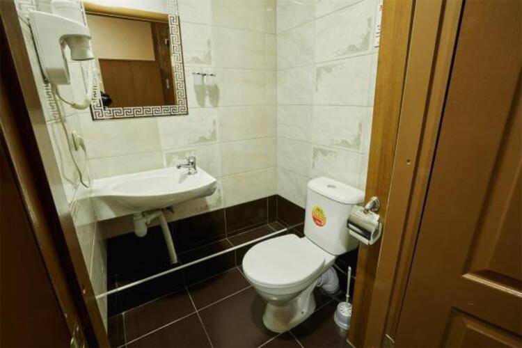 Айсберг ZBest Hotels