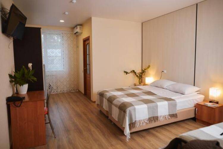 Айсберг ZBest Hotels