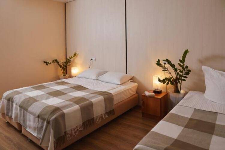 Айсберг ZBest Hotels