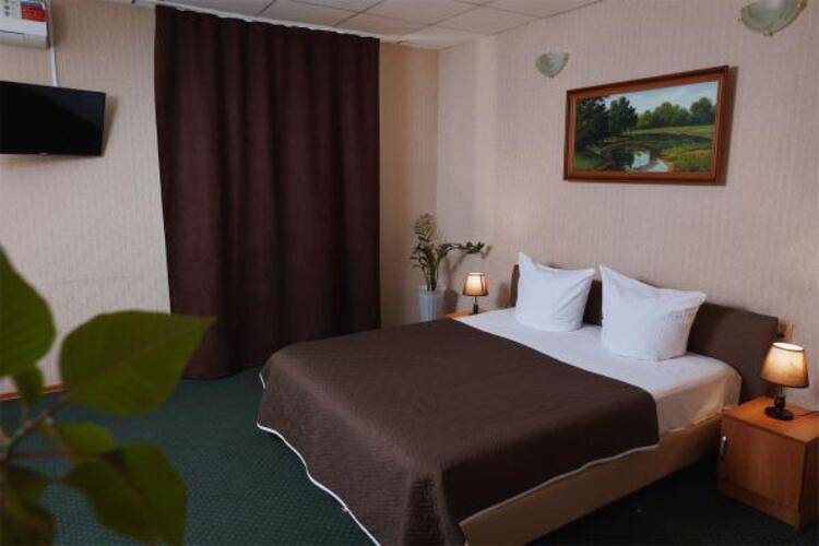 Айсберг ZBest Hotels