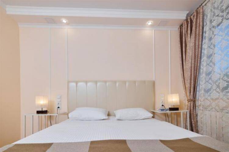 Айсберг ZBest Hotels