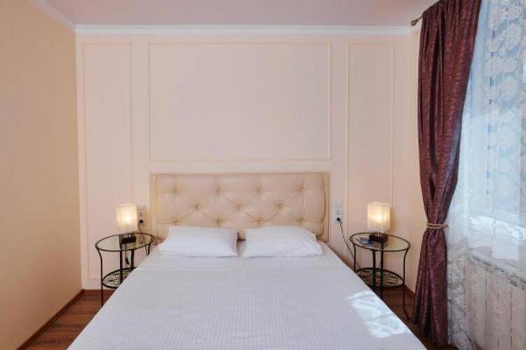 Айсберг ZBest Hotels