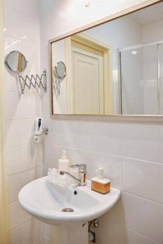 Айсберг ZBest Hotels