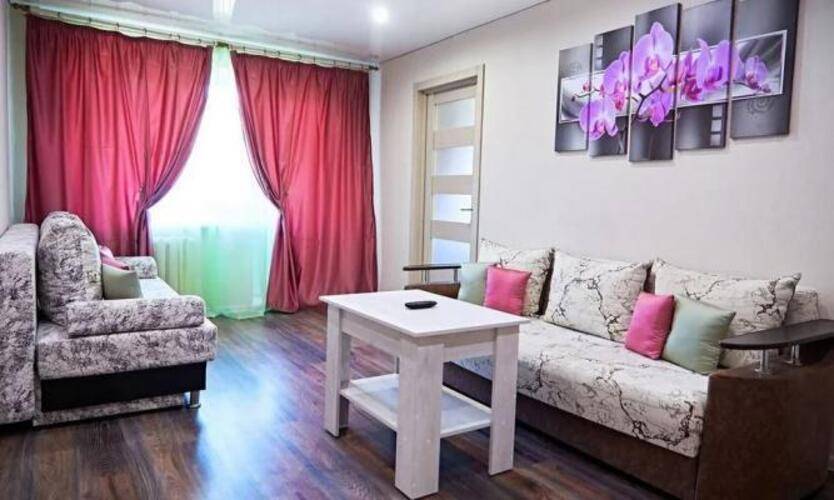 Пять Звёзд на Карла Маркса 92/1