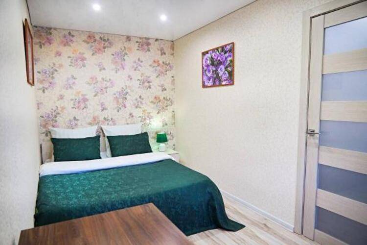 Пять Звёзд на Карла Маркса 92/1