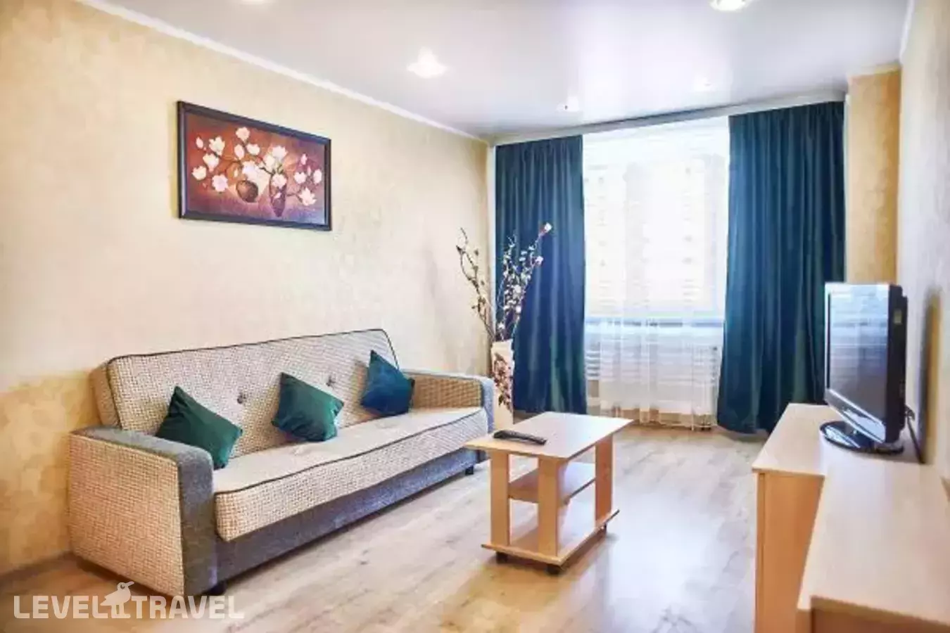 Пять Звёзд на Ленина 92