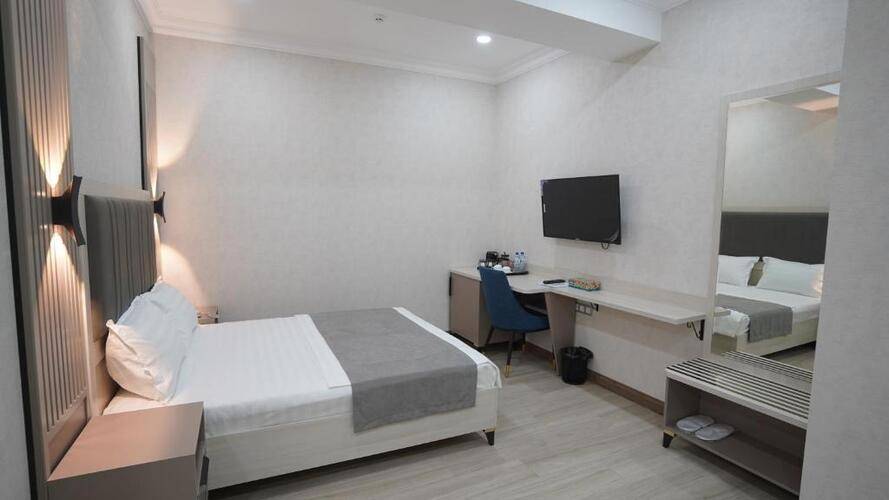 Human Hotel
