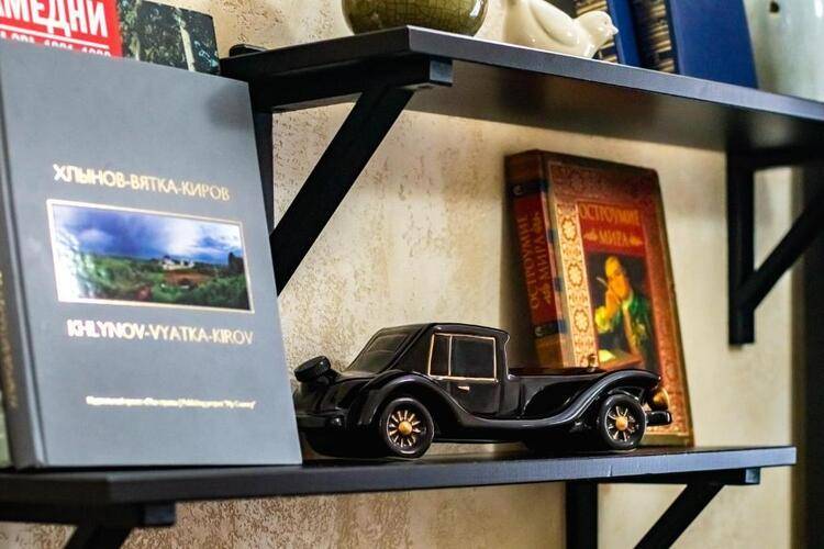 Старый Дворик на МОПРе