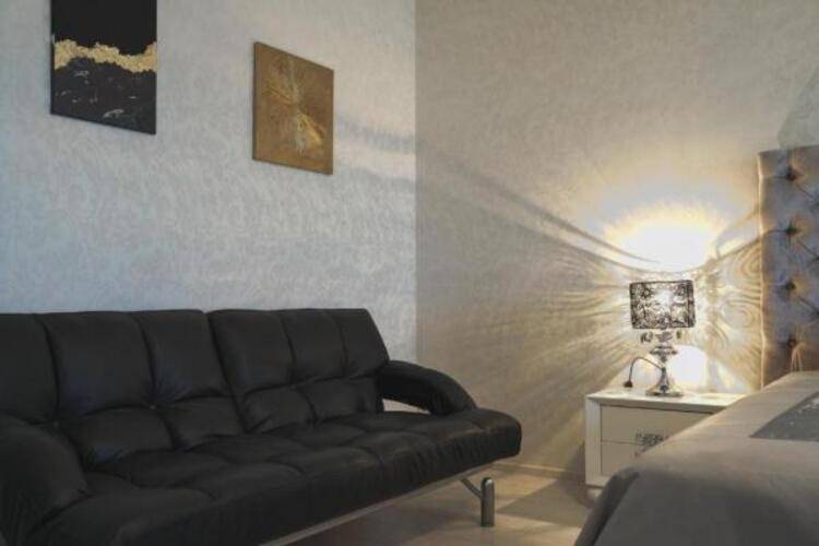 ABC Apartmens (ЭйБиСи Апартментс) на улице Авиаторов 41