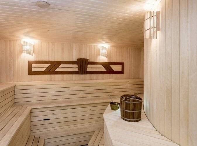Отель Корона