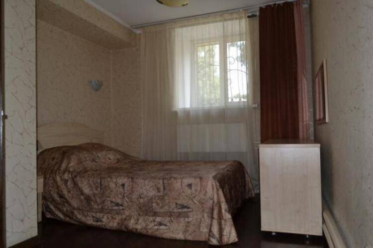 Золотое крыло (Ленина, 51)