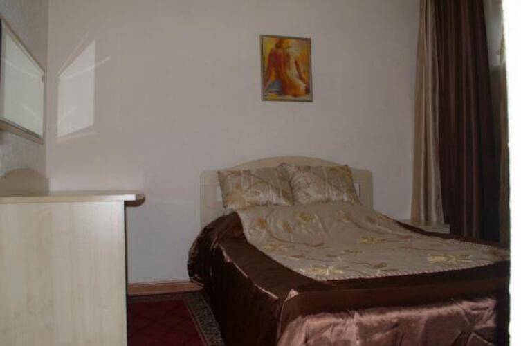 Золотое крыло (Ленина, 51)