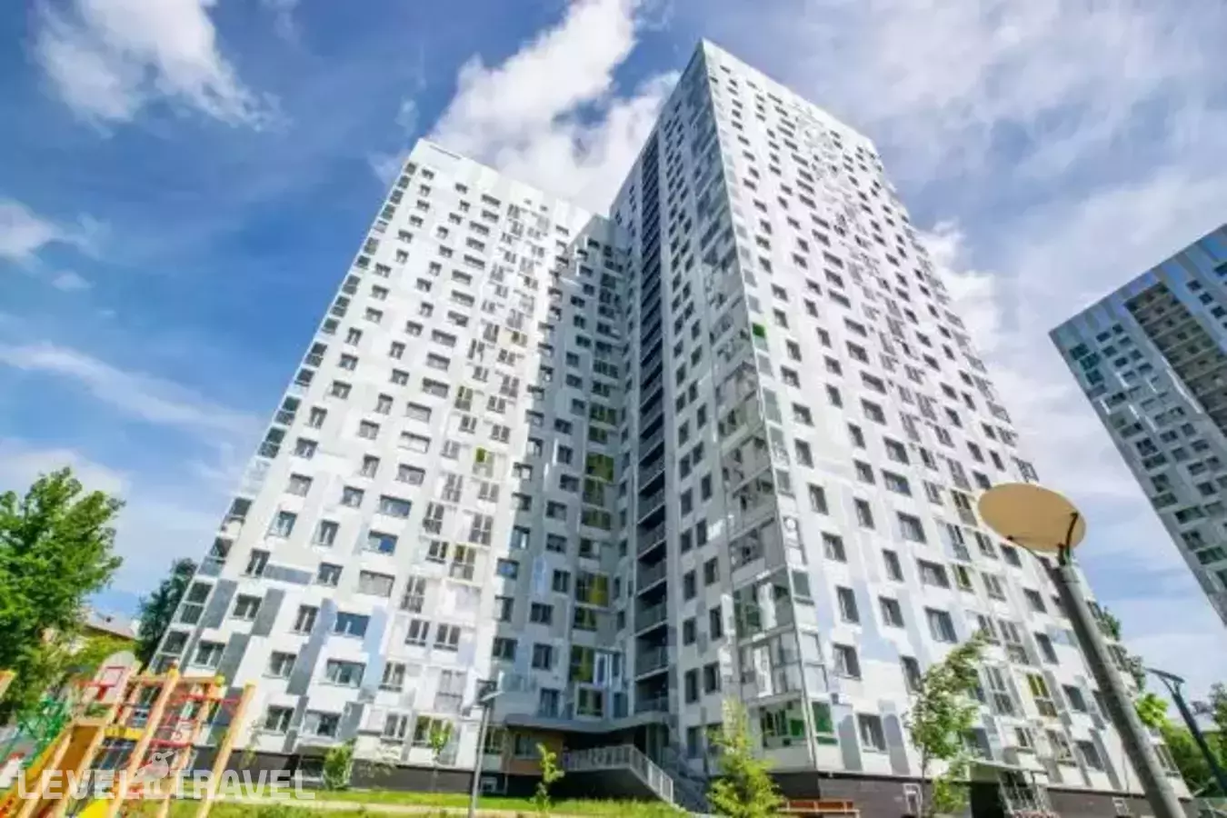 Cosmos (Космос) на улице Революции 48А