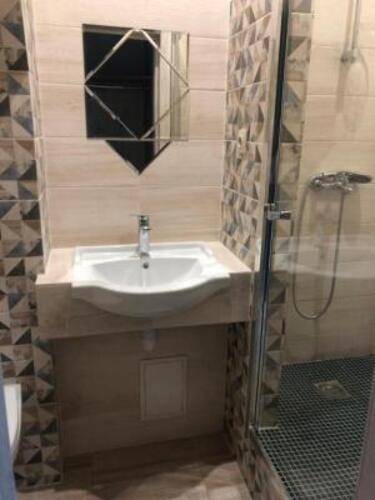 7 Rooms (7 комнат)
