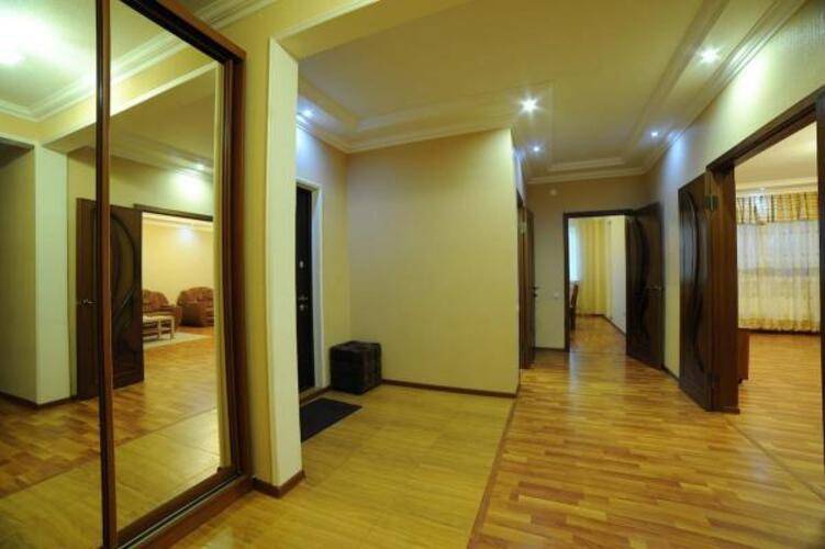 Апартаменты На Улице Дунаевского 1/1