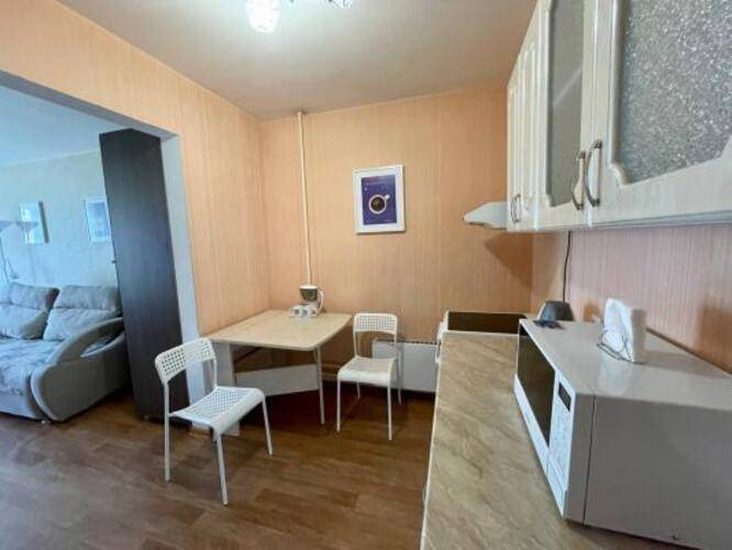 В гости на Строителей 90 Б
