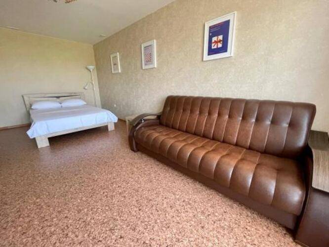 В гости на Строителей 90 Б