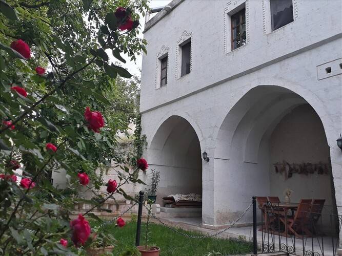 El Puente Cave Hotel