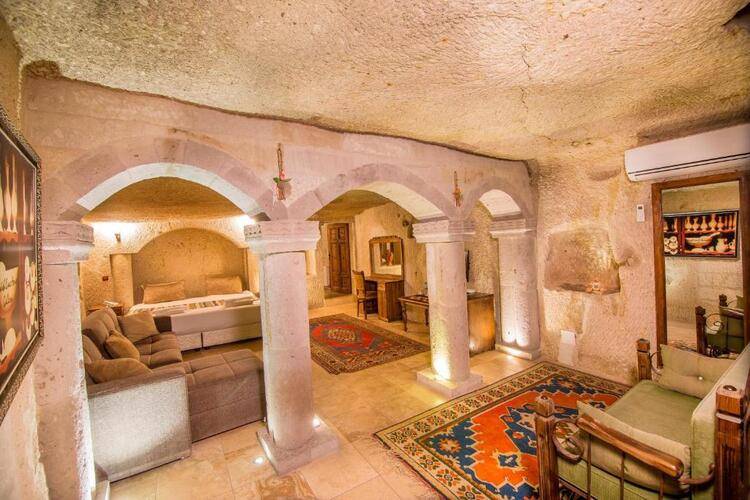 Elegance Cave Suites