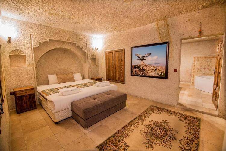 Elegance Cave Suites