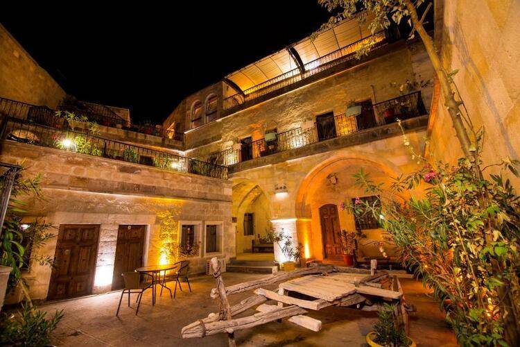 Elegance Cave Suites