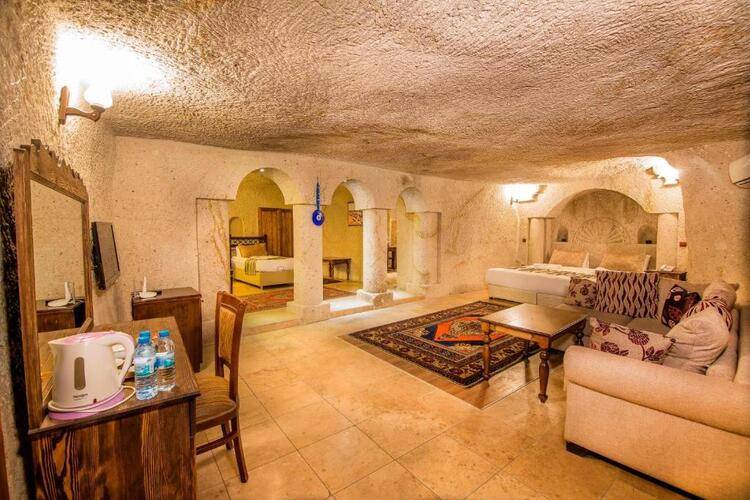 Elegance Cave Suites