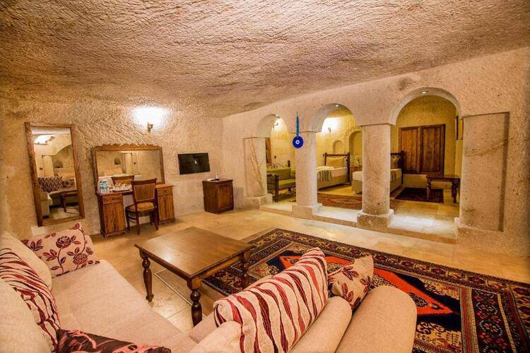 Elegance Cave Suites