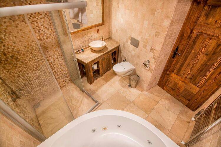 Elegance Cave Suites