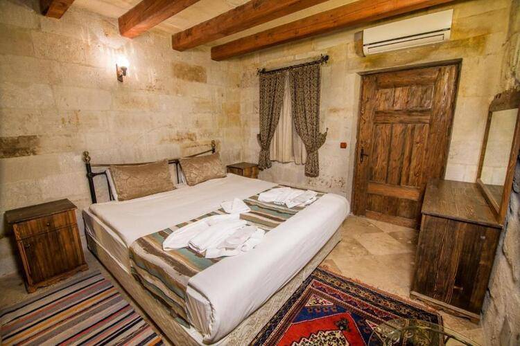 Elegance Cave Suites