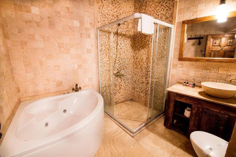 Elegance Cave Suites