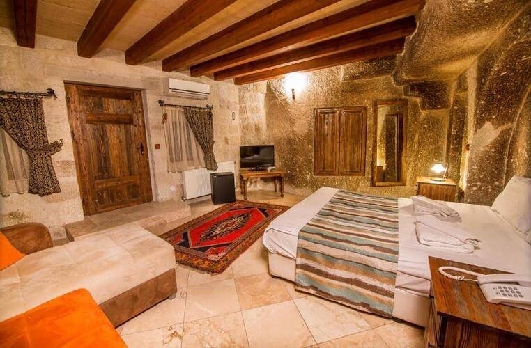 Elegance Cave Suites