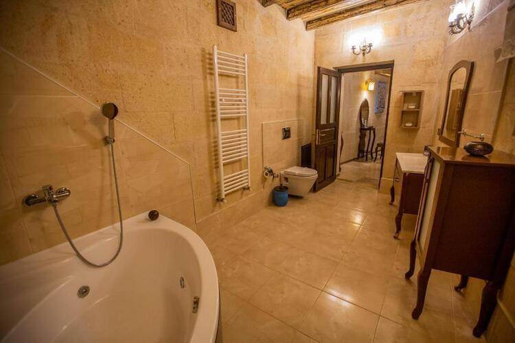 Aurora Cave Hotel