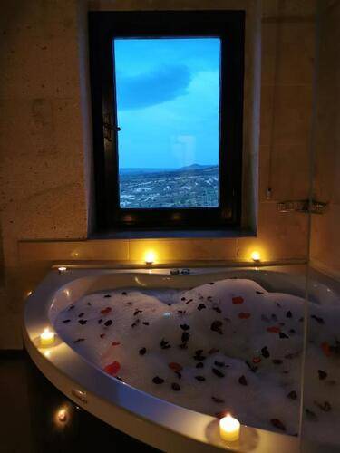 Aurora Cave Hotel