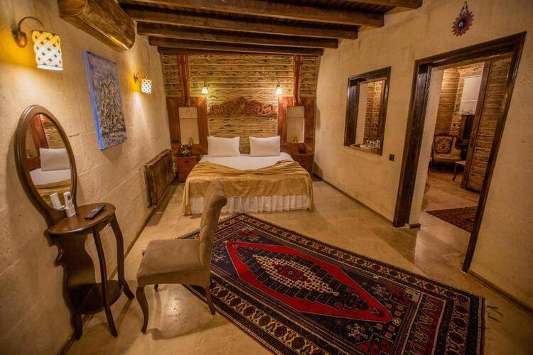 Aurora Cave Hotel