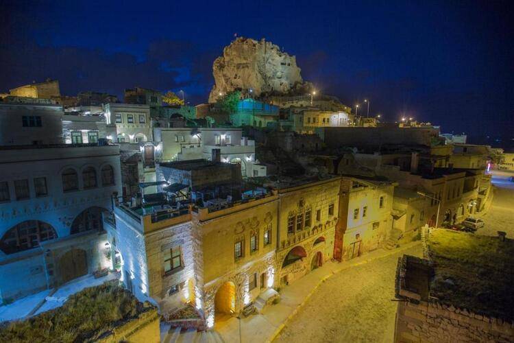 Aurora Cave Hotel