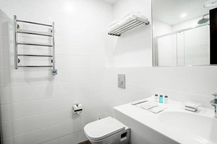 Ramada Hotel & Suites by Wyndham Novosibirsk Zhukovka (Рамада Новосибирск)