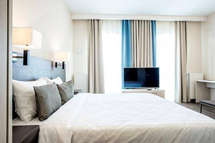 Ramada Hotel & Suites by Wyndham Novosibirsk Zhukovka (Рамада Новосибирск)