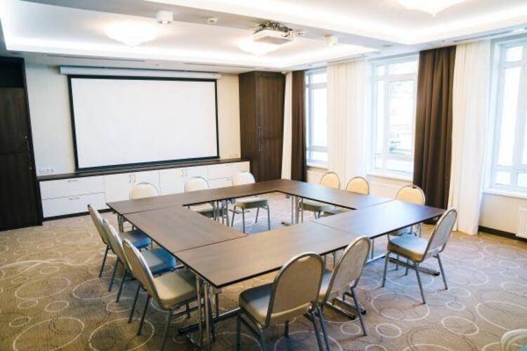 Ramada Hotel & Suites by Wyndham Novosibirsk Zhukovka (Рамада Новосибирск)