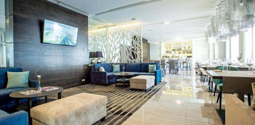 Ramada Hotel & Suites by Wyndham Novosibirsk Zhukovka (Рамада Новосибирск)