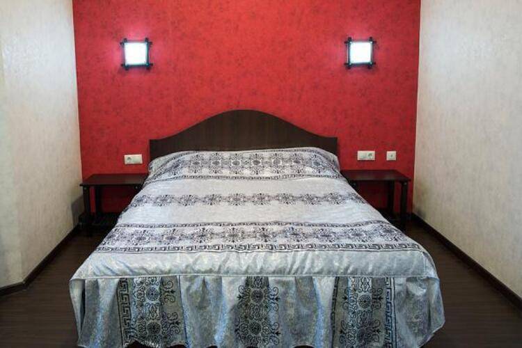 Red-Hotel (Ред)