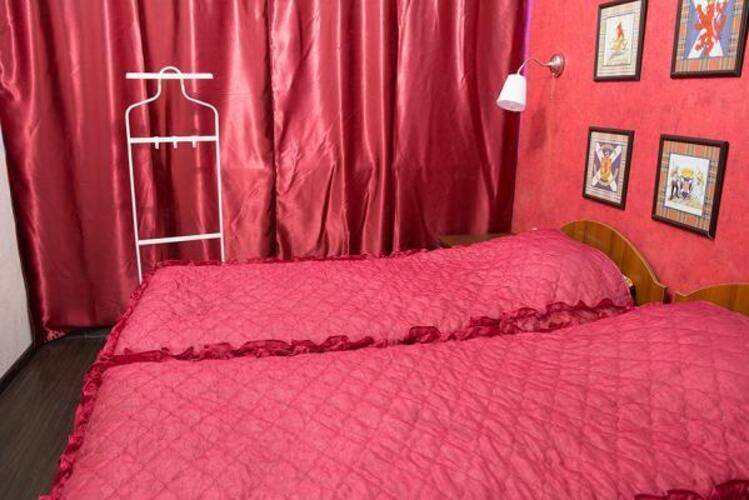 Red-Hotel (Ред)