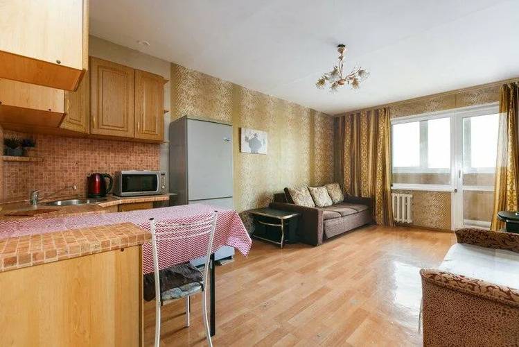Как дома. Левый берег на Троллейная