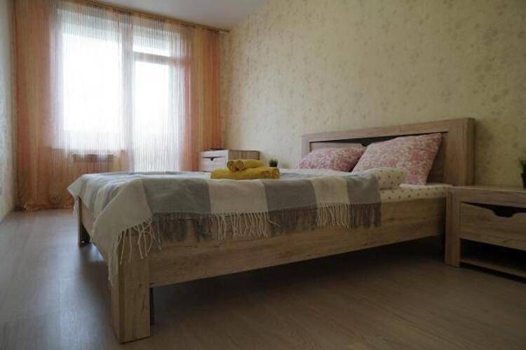 Диван и чемодан на Галущака 15